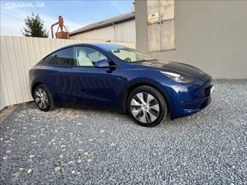 Tesla Model Y, Long Range 378kW DPH ČR